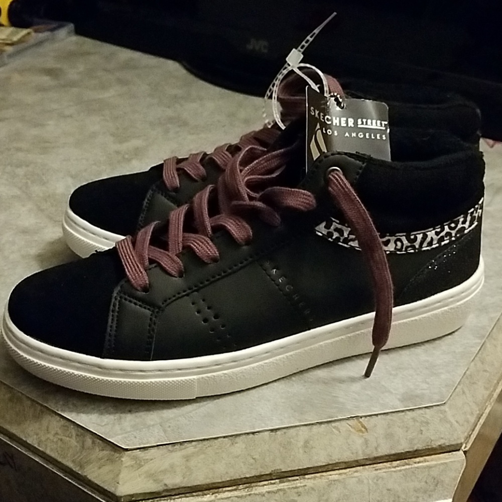 SKECHERS shoes *SOLD*